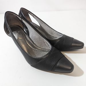 LifeStride Kathy Black pump size 6